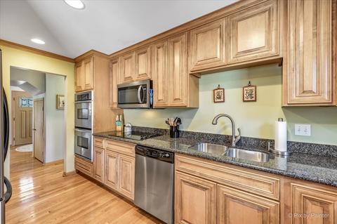 3911 Wilke Rd, Rolling Meadows, IL 60008 photo 11