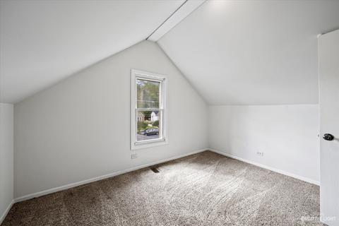 682 Ludlow Ave, Elgin, IL 60120 photo 14