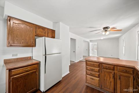 682 Ludlow Ave, Elgin, IL 60120 photo 8