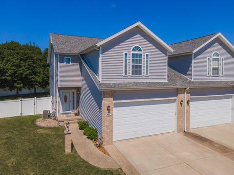 528 Wild Turkey Ln, Normal, IL 61761 photo 1