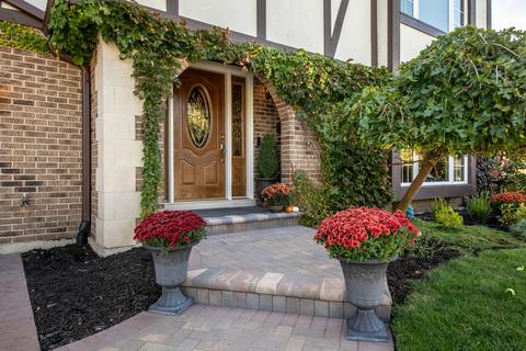 403 S Meier Rd, Mount Prospect, IL 60056 photo 2