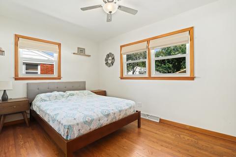 421 N Mount Prospect Rd, Des Plaines, IL 60016 photo 13