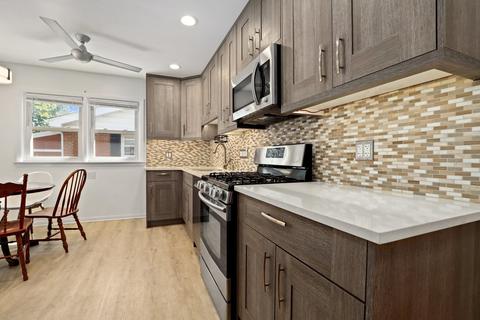421 N Mount Prospect Rd, Des Plaines, IL 60016 photo 8