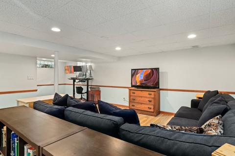 421 N Mount Prospect Rd, Des Plaines, IL 60016 photo 21