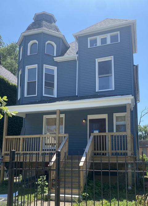 2605 E 76th St, Chicago, IL 60649 photo 1