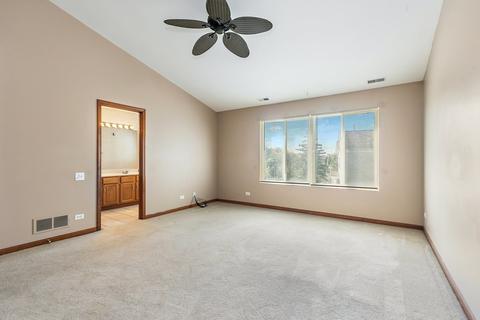 1053 Delta Dr, Elgin, IL 60123 photo 16