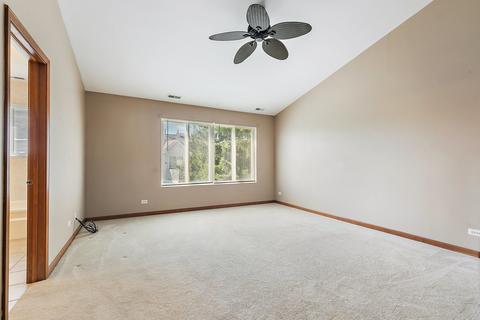 1053 Delta Dr, Elgin, IL 60123 photo 15