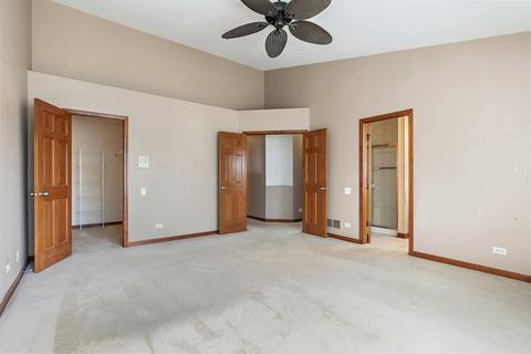 1053 Delta Dr, Elgin, IL 60123 photo 17
