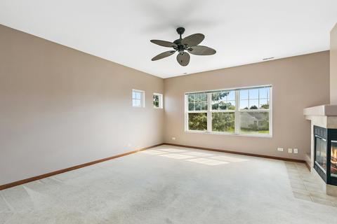 1053 Delta Dr, Elgin, IL 60123 photo 8