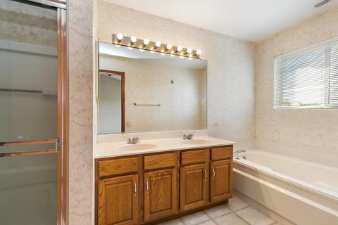 1053 Delta Dr, Elgin, IL 60123 photo 19
