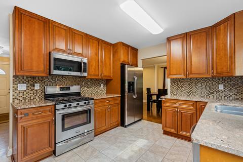 715 Chestnut Ct, Algonquin, IL 60102 photo 9