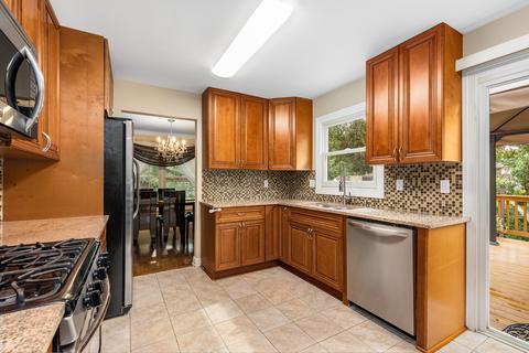715 Chestnut Ct, Algonquin, IL 60102 photo 8