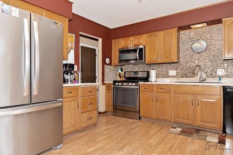 5425 Brittany Dr, Mchenry, IL 60050 photo 7