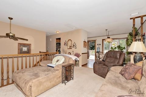 5425 Brittany Dr, Mchenry, IL 60050 photo 4