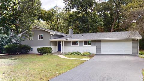 4 Bruce Cir S, Hawthorn Woods, IL 60047