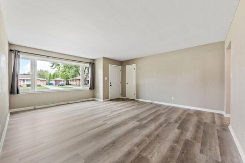 236 E Munroe St, Bourbonnais, IL 60914 photo 2