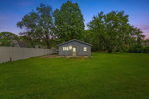 1050 Pershing St, Aurora, IL 60506 photo 2