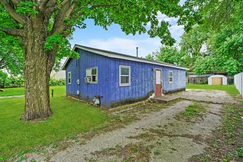 1050 Pershing St, Aurora, IL 60506 photo 4