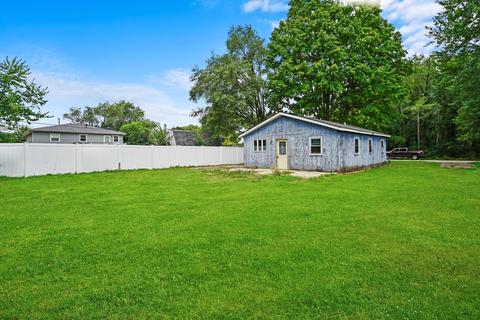 1050 Pershing St, Aurora, IL 60506 photo 3