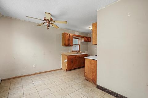 1050 Pershing St, Aurora, IL 60506 photo 16