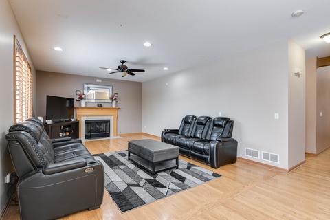 3090 Bennett Pl, Aurora, IL 60502 photo 4