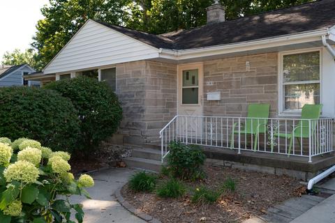 1303 S Linden St, Normal, IL 61761 photo 2