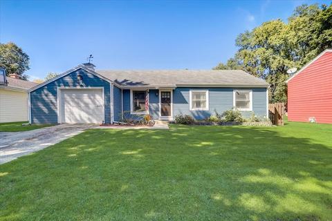 212 Hillcrest Dr, Algonquin, IL 60102 photo 1