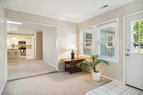 928 Pebble Dr, Wheeling, IL 60090 photo 16