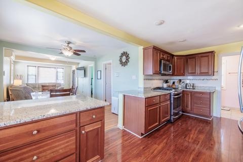 4237 Ruby St, Schiller Park, IL 60176 photo 9