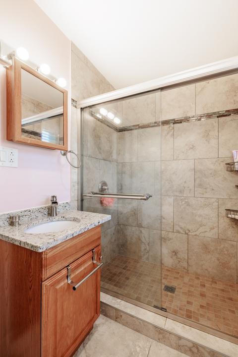 4237 Ruby St, Schiller Park, IL 60176 photo 22