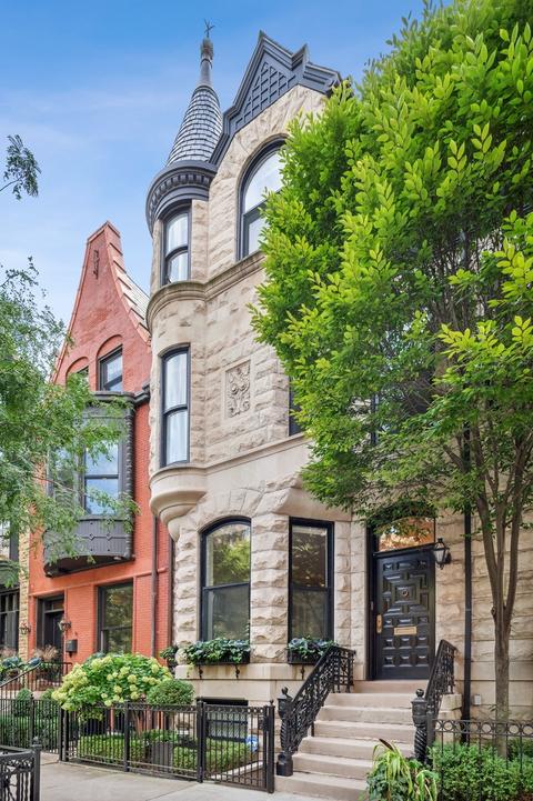 39 Elm St, Chicago, IL 60611 photo 1