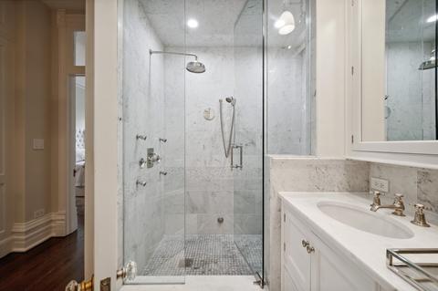 39 Elm St, Chicago, IL 60611 photo 30