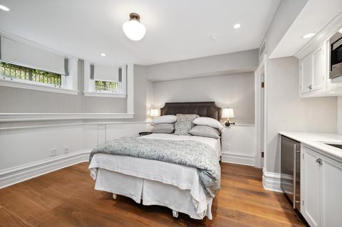39 Elm St, Chicago, IL 60611 photo 43