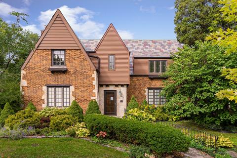 1122 E Walnut Ave, Des Plaines, IL 60016 photo 2