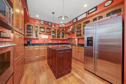 3057 E Lakeview Dr, Crete, IL 60417 photo 9