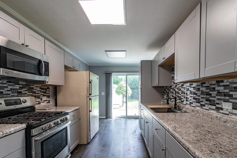725 Cumberland St, Hoffman Estates, IL 60169 photo 6