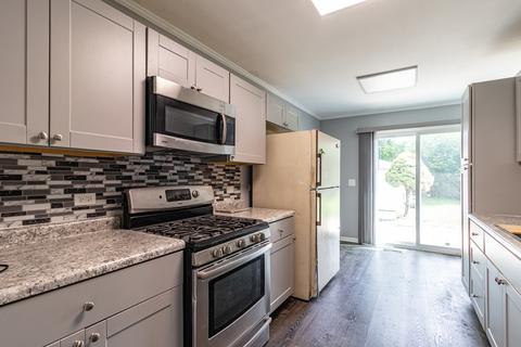 725 Cumberland St, Hoffman Estates, IL 60169 photo 7