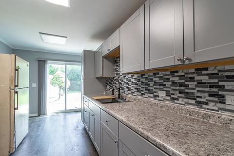 725 Cumberland St, Hoffman Estates, IL 60169 photo 8
