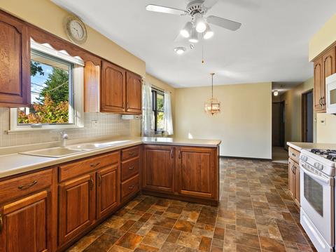 1398 W Tower Rd, Kankakee, IL 60901 photo 4
