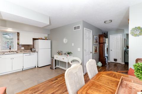 903 N Linden St #2, Normal, IL 61761 photo 11