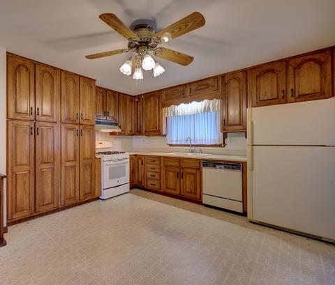 1448 Phoenix Dr, Des Plaines, IL 60018 photo 8