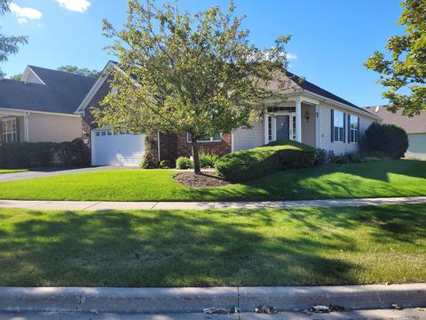 1830 Eton Dr, Hoffman Estates, IL 60192 photo 2