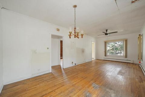 303 Center Ave, Wheeling, IL 60090 photo 4