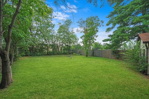 303 Center Ave, Wheeling, IL 60090 photo 23