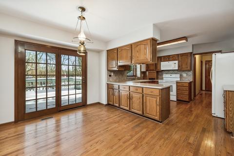 4 Hampton Ct, Algonquin, IL 60102 photo 3