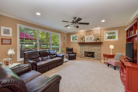 1521 E Harrison Ave, Wheaton, IL 60187 photo 9