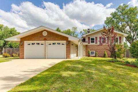 1325 Hassell Dr, Hoffman Estates, IL 60169 photo 1
