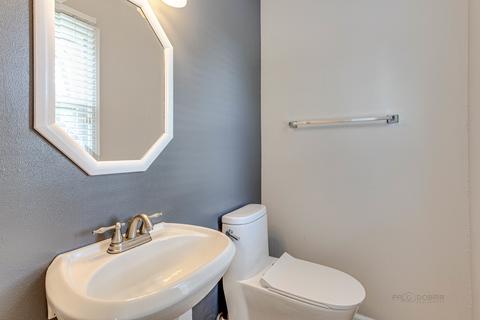 1325 Hassell Dr, Hoffman Estates, IL 60169 photo 23