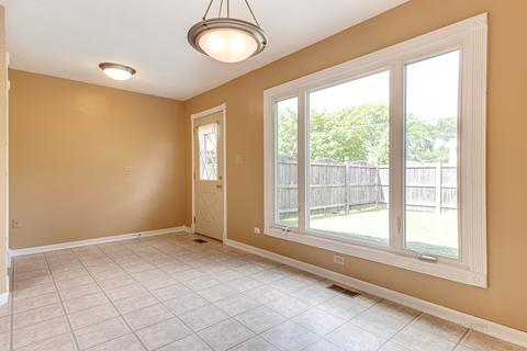 1325 Hassell Dr, Hoffman Estates, IL 60169 photo 12