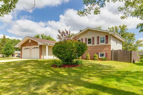 1325 Hassell Dr, Hoffman Estates, IL 60169 photo 2